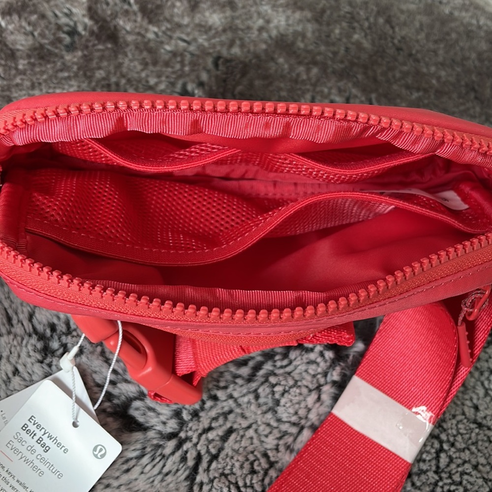 NWT Lululemon Belt Bag - Picture 5 of 16